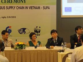Đại diện của các bên tham gia dự án trả lời các câu hỏi liên quan Đại diện của các bên tham gia dự án trả lời các câu hỏi liên quan